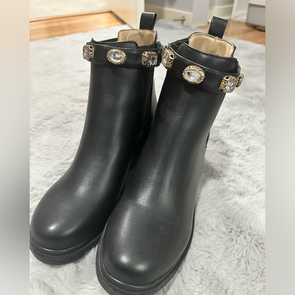 NWOT Steve Madden booties